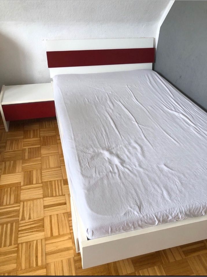 Bett 120x200, weiß mit Nachttisch in Lübeck