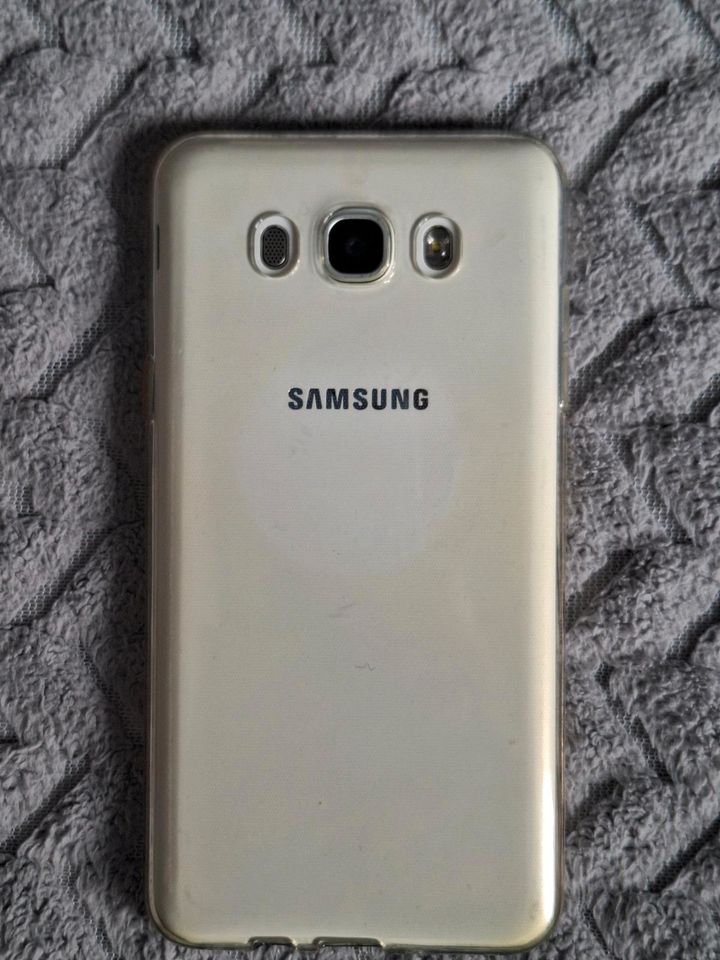 Samsung Galaxy J7 2016 16GB in Neumünster