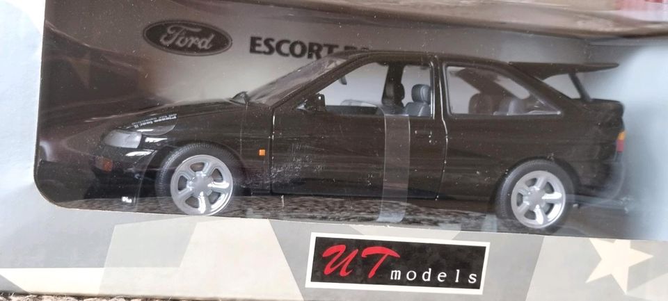 Ford Escort RS Cosworth schwarz UT 1:18 Modellauto in Neuenstein