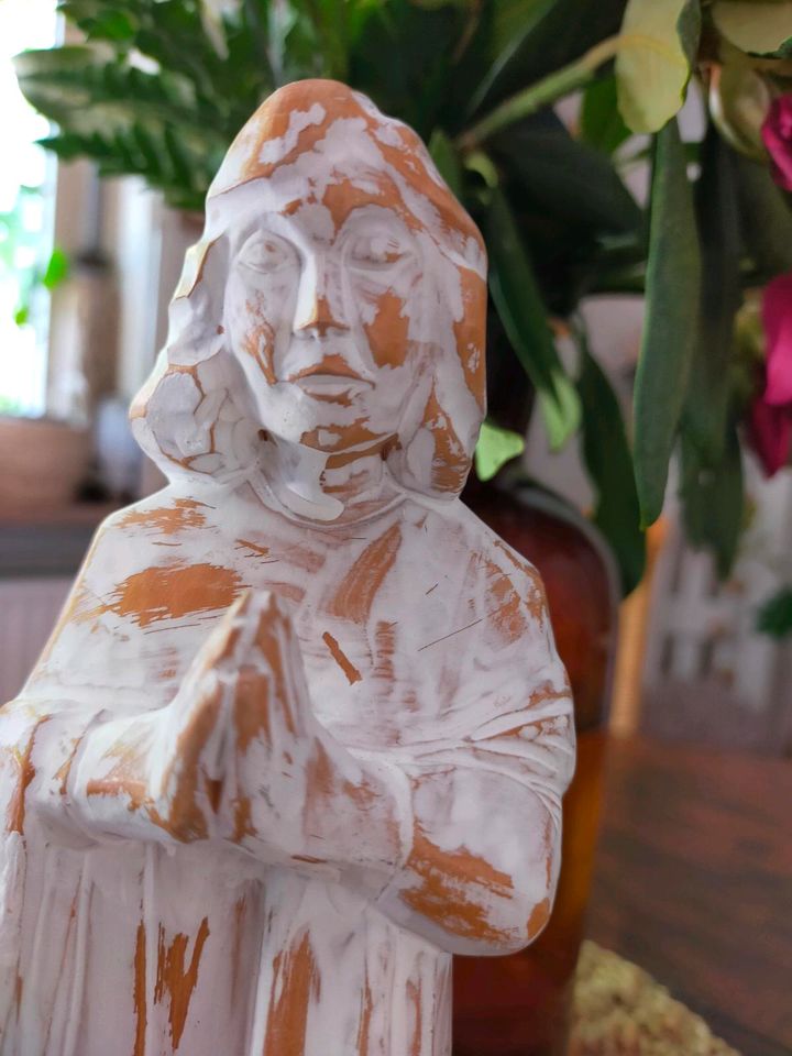 Shabby Handgeschnitzt Figur/Madonna in Elmshorn