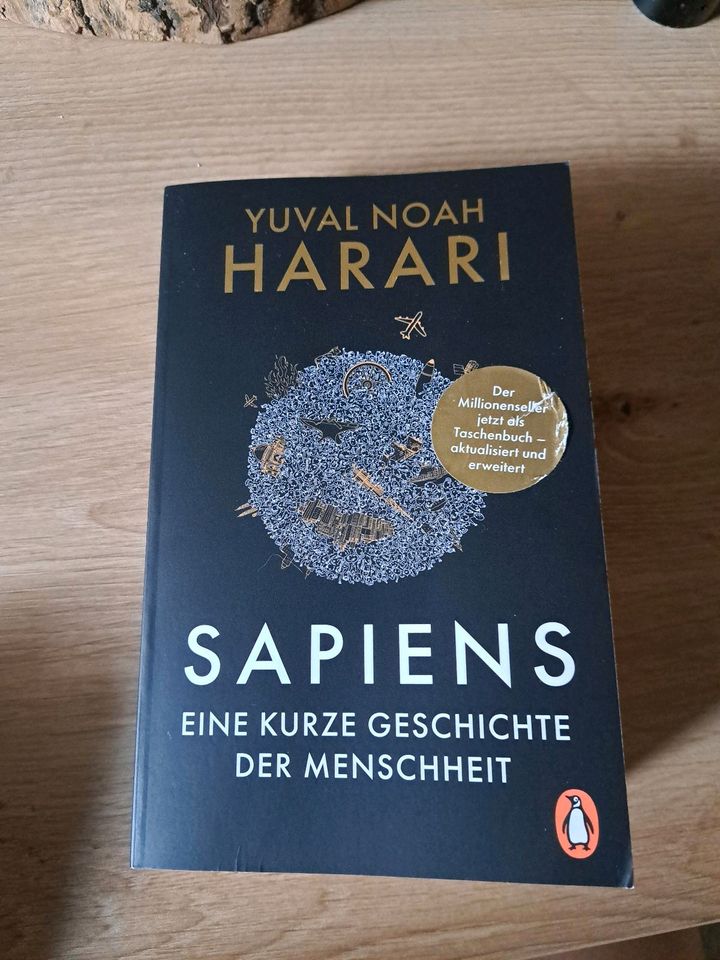 Buch " Sapiens Eine kurze Geschichte der Menschheit " in Heinsberg