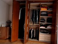 Toller Schlafzimmer-Kleiderschrank mit 3 eleganten Falttüren Hessen - Walluf Vorschau