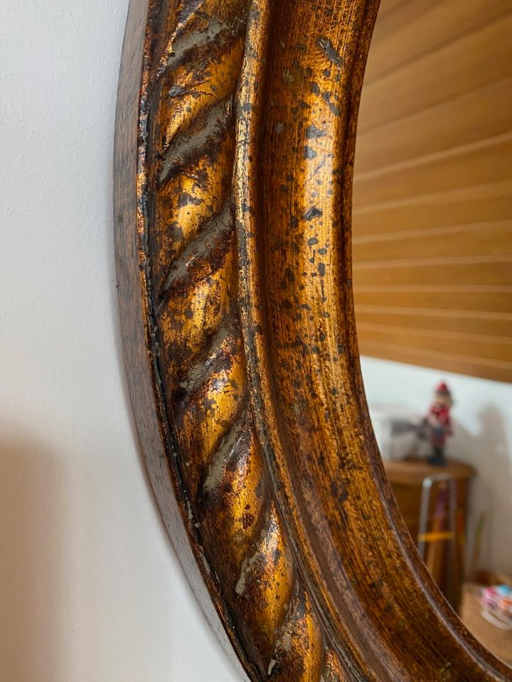 Wandspiegel oval Rahmen Goldoptik Vintage in Isernhagen