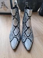 COOLE STIEFELETTEN VON BUFFALO GR. 39 NEUWERTIG Schleswig-Holstein - Lübeck Vorschau