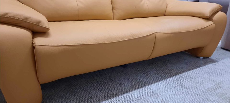 Sofa 3- sitzig Leder, statt 2849€ in Merseburg