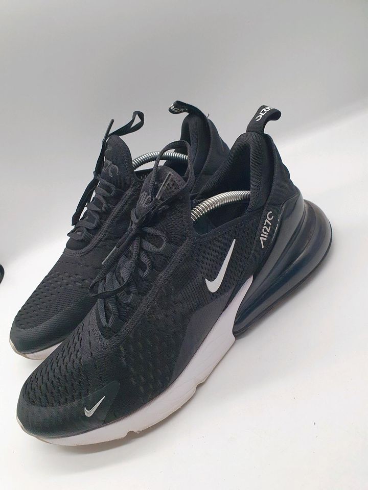 Nike Air Max 270 Herren Schuhe Grösse 44.5 NP159 in Berlin