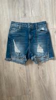 GUESS Jeansshort Short Gr. XS/S Sachsen - Reinsdorf Vorschau