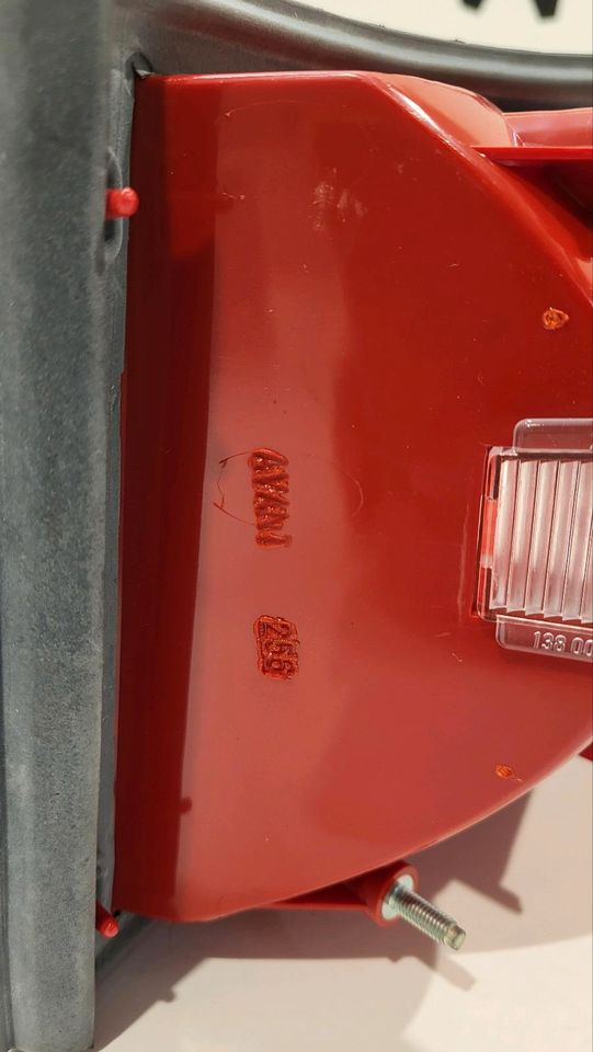 Rückleuchte Rot NEU Original Audi 100 S4 A6 S6 C4 Avant in Bredstedt