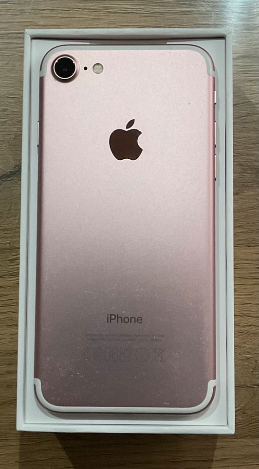 iPhone 7 32GB in Rose Gold in Datteln