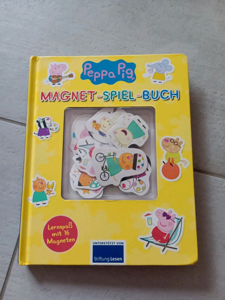 Peppa Pig Magnet-Spiel-Buch in Waghäusel