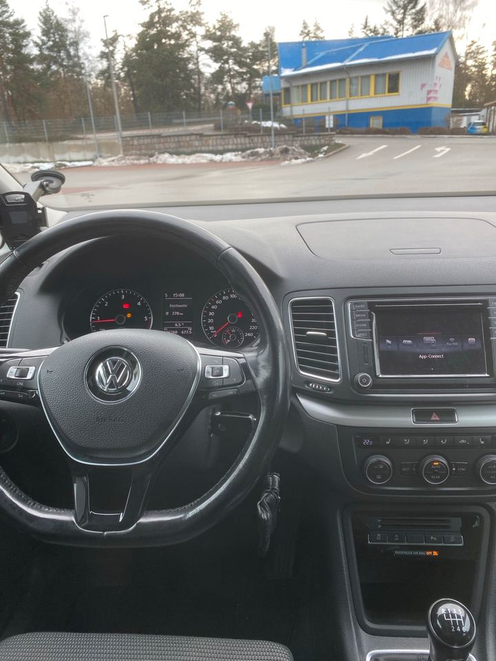 VW Sharan 2.0 TDI BMT Comfortline*SCHECKHEFT*8-Fache Bereifung* in Villingen-Schwenningen