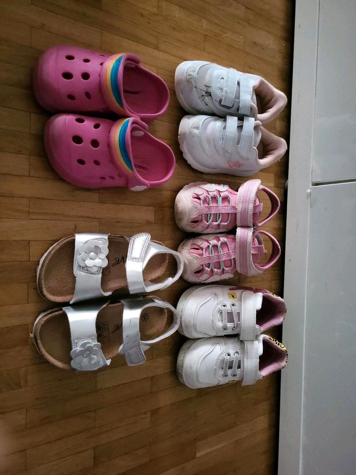 Kinder Schuhe, Sandalen 23, 24 in Freiburg im Breisgau