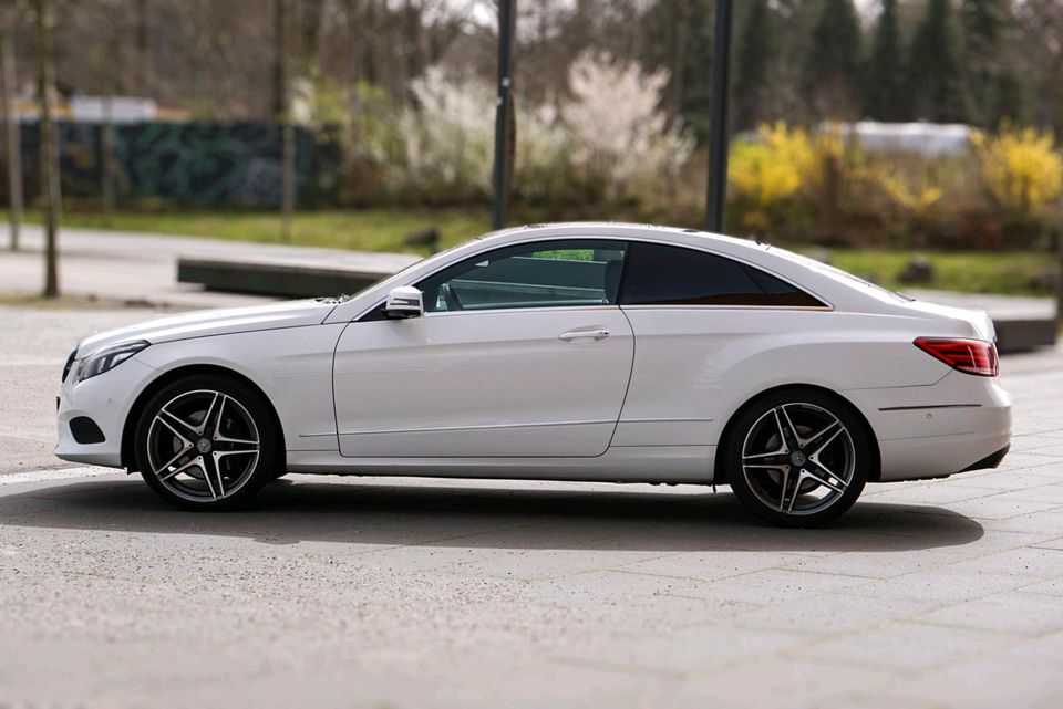 Mercedes Benz E Coupe 250 CDI - Garantie/ 360°/ Sport/ Voll in Mittweida