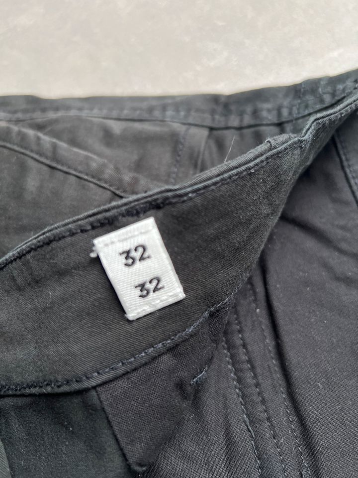 Hose Herren Jack & Jones schwarz Cargohose Gr 32/32 in Langenlonsheim