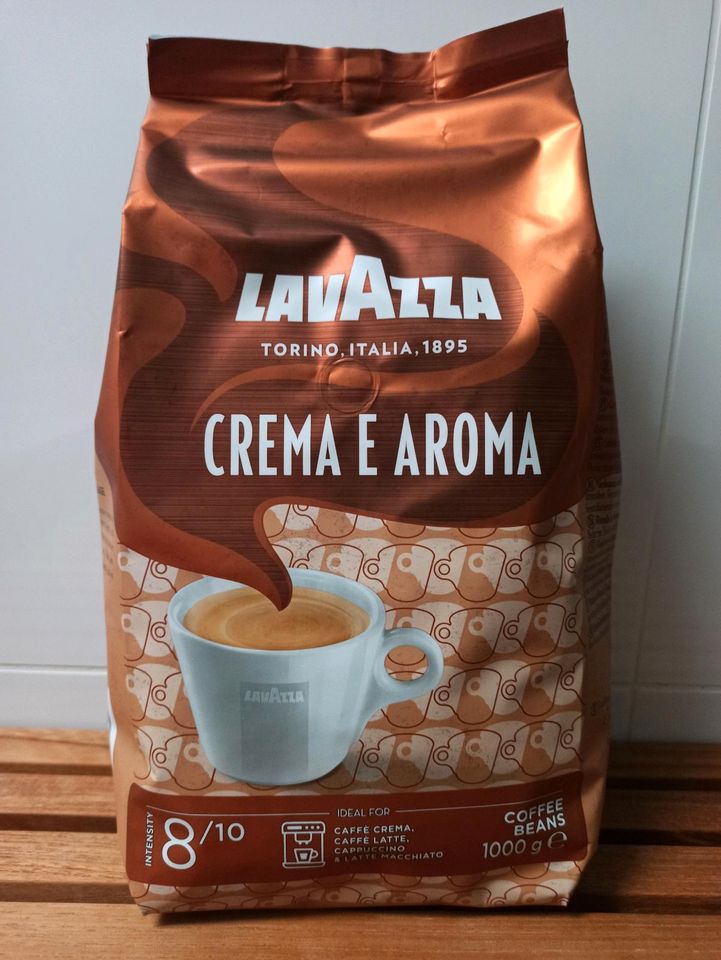 Lavazza Creama e Aroma Kaffeebohnen 1 kg Stärke 8 in Wuppertal