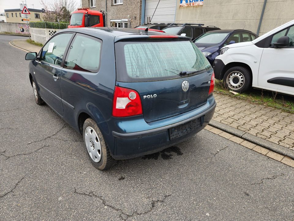 Schlachtfest! VW Polo 9N 1,2 AZQ / FQE 2002 LC6X Oceanicgrün in Eschweiler