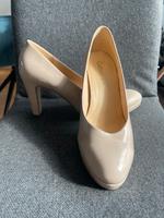 Gabor Pumps Beige Lack Glänzend 42 Frankfurt am Main - Ostend Vorschau