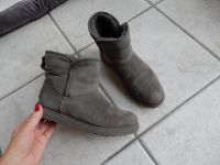 UGG Boots CLASSIC MINI Gr. 37, NP 159,95€ München - Altstadt-Lehel Vorschau