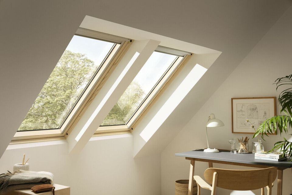 Dachfenster Fenster mit Eindeckrahmen Velux + Rollo in Leipzig