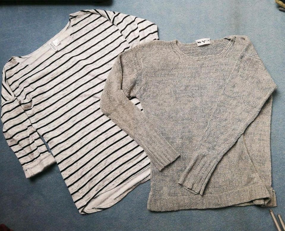 Verschiedene Pullover Sweatshirts Hoodies Größe XS und S in Burgstetten