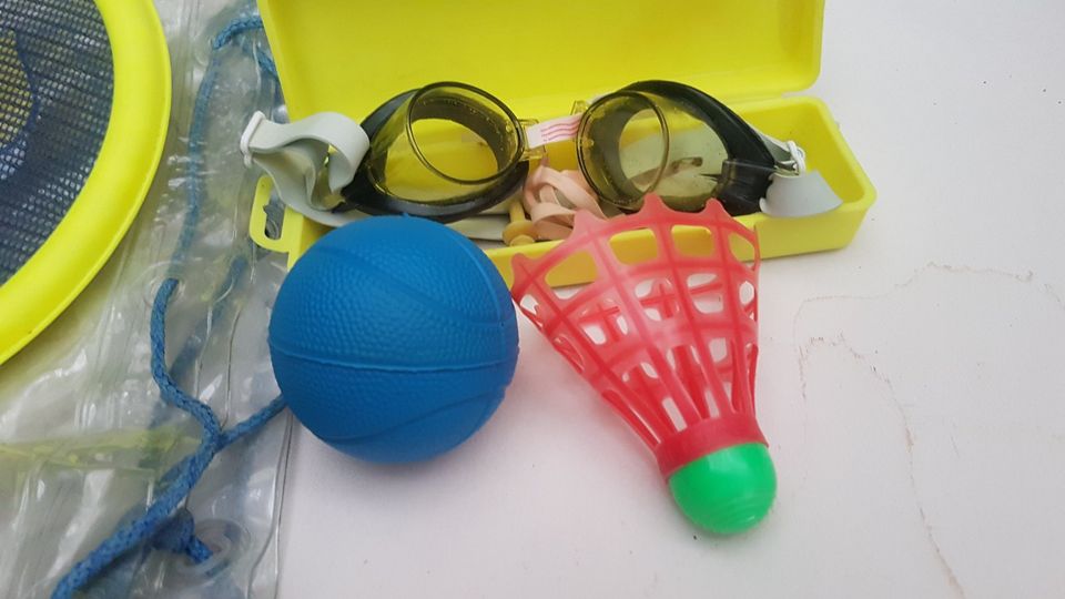 Strandschirm  und Beachball Spiel zu verkaufen in Ostfildern