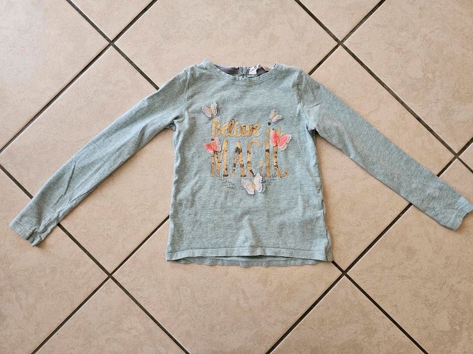 H&M Mädchen Langarmshirt Gr. 122/128 - TOP in Weilmünster