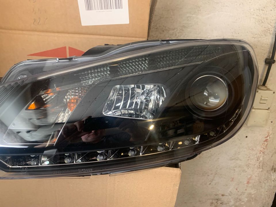 VW Golf 6 LED Tagfahrlicht Scheinwerfer Schwarz in Linnich