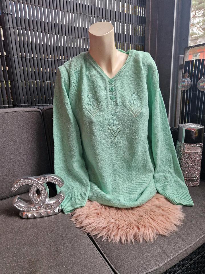 Damen Strickpullover grün Größe 36/38 (fällt größer aus) in Berlin