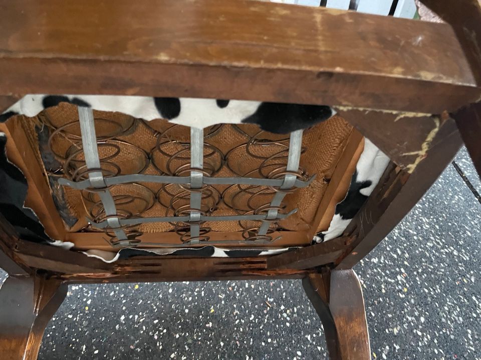 2 alte Stühle Vintage Kuhmuster Holz geflochten Vintage in Kiel