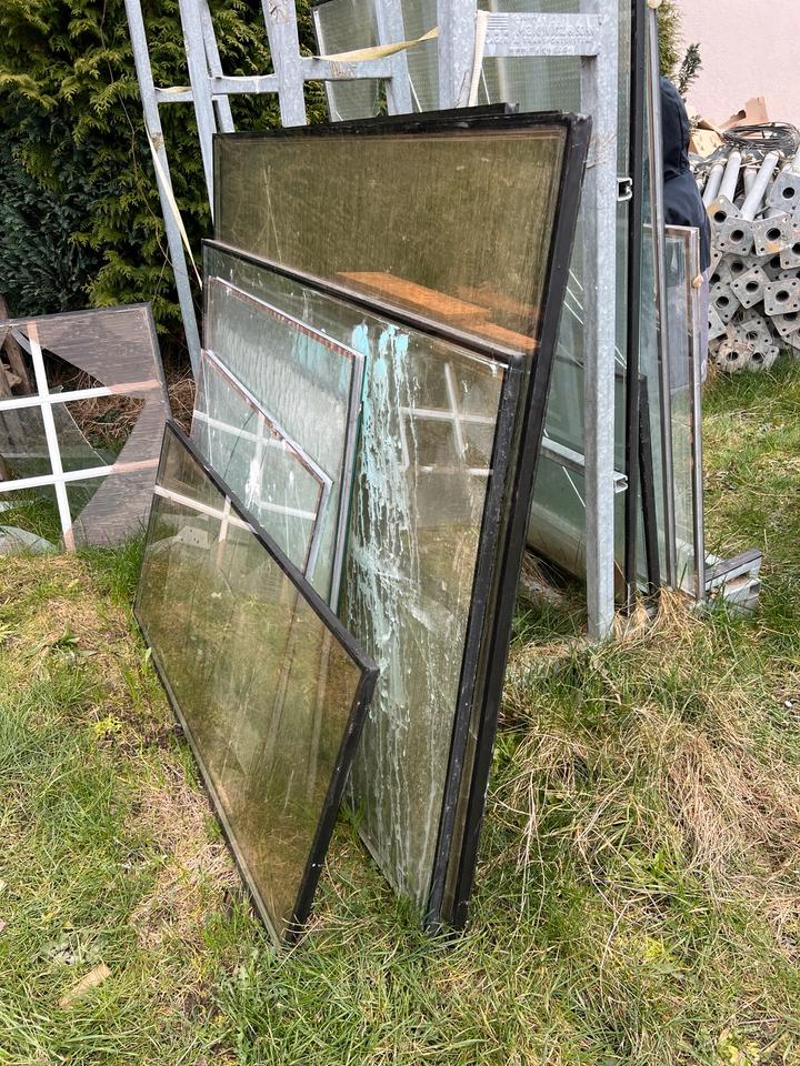 Glasscheiben, Fensterscheiben zu verschenken für Gewächshaus in Porta Westfalica
