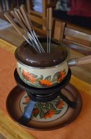 nostalgisches Fondue Set aus DDR-Zeiten Vintage Emaille Berlin - Hellersdorf Vorschau