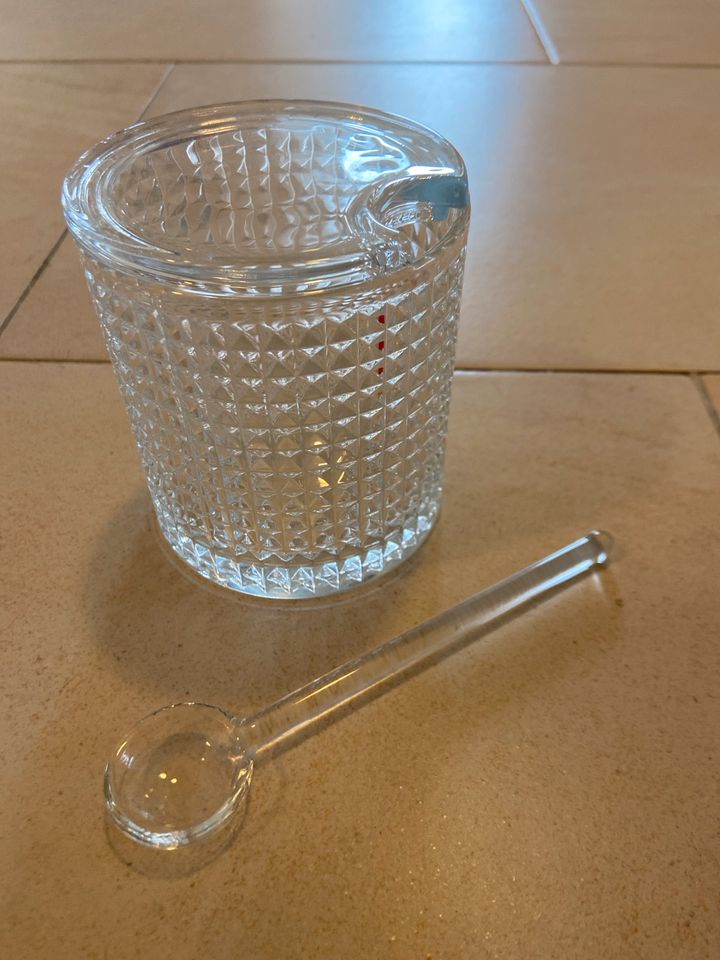 Glas für Zucker ZU VERSCHENKEN in Leverkusen