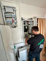 Elektrik Baufirma Elektriker Elektromontage Elektronik Steckdosen Zählerschrank Zählerkasten Stromkasten Zählerwechsel Kabel Monteur Bau Meisterbetrieb Wallbox Meisterbetrieb Elektroplanung Berlin - Niederschönhausen Vorschau