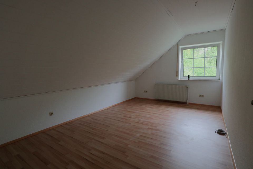 Schöne Dachgeschosswohnung mit Balkon in Westerstede-Ocholt! in Westerstede