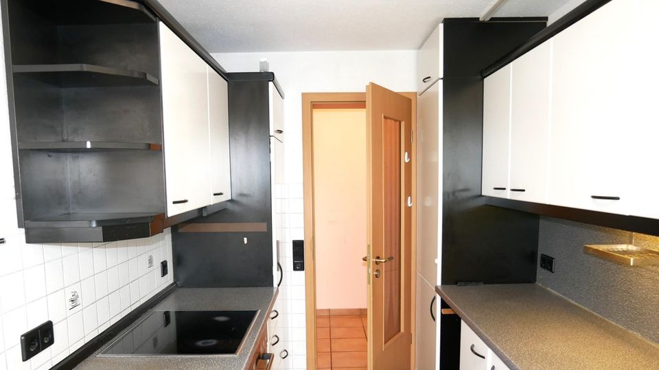 Helle 3-Zimmer-Etagenwohnung mit herrlichem Blick über die Dächer von Fellbach! in Fellbach