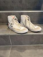 Nike Sneakers Blazer MID 77 GS Größe 38 Hessen - Groß-Bieberau Vorschau