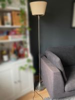 Dimmbare Ikea Stehlampe mit beigen Schirm Nordrhein-Westfalen - Oberhausen Vorschau