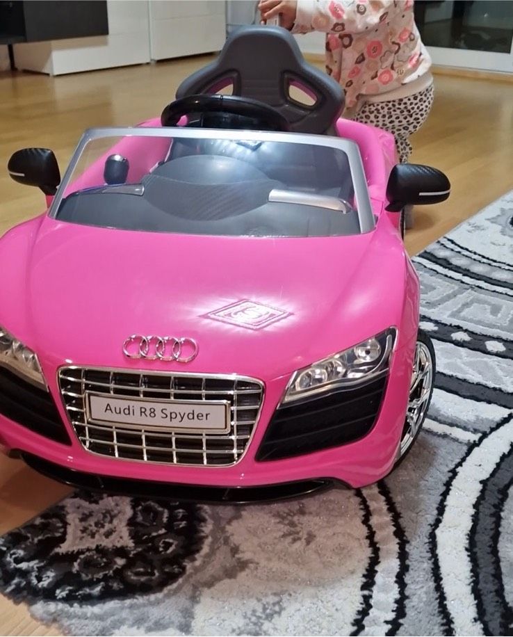 Kinderauto mit schiebestange Audi pink in Essen