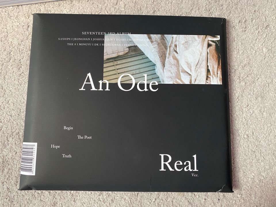 An Ode the REAL vers SEVENTEEN ALBUM mit PCs in Hamburg