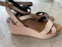 Tommy Hilfiger Sandalen in Nude Nordrhein-Westfalen - Leverkusen Vorschau