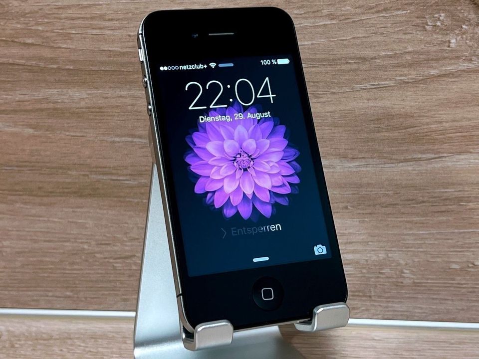 Apple iPhone 4S / 8 GB Schwarz TOP ZUSTAND + neue Nixon Hülle in Meiningen