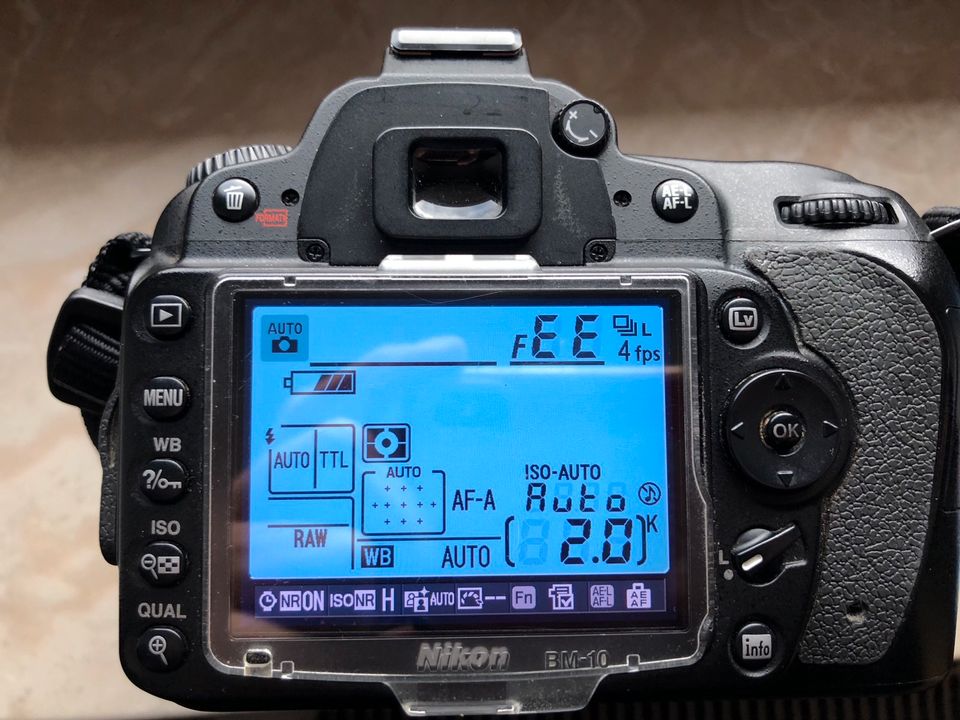 Nikon D90 Spiegelreflexkamera in Wallhalben