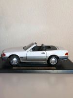 Modellauto Mercedes 500 SL Cabrio, weiß Bayern - Wolfratshausen Vorschau