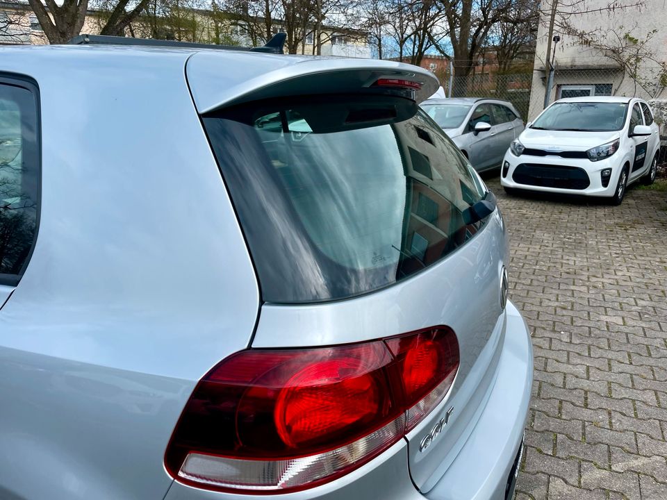 VW Golf Trendline BlueMotion/BMT*mitGARANTIE*WenigKm*Navigation* in Weingarten