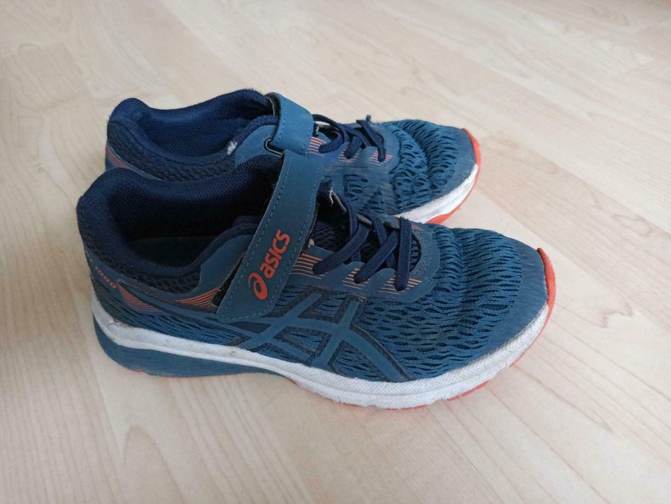 Asics Sportschuhe in Größe 33,5 in Rust