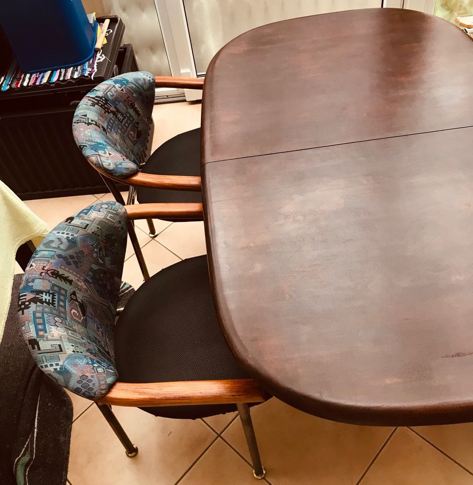 Schöne Esszimmergruppe mit ausziehbaren Tisch + 4 Stühle Mexican in Nürnberg (Mittelfr)