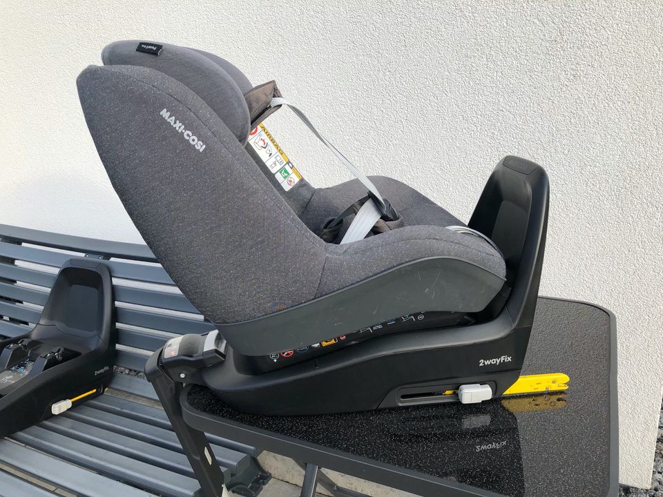 Maxi-Cosi Kindersitz Pearl Pro i-Size schwarz *WIE NEU* in Riedstadt