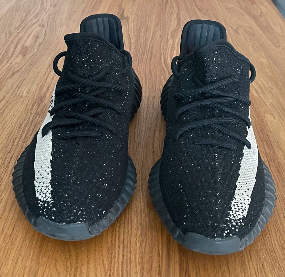 adidas yeezy boost 350 v2 core black white schwarz Gr. 41/42 in Ingolstadt