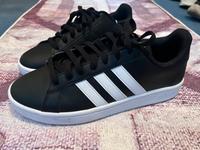 Adidas Schuhe 40 (40 2/3), 7 1/2 Niedersachsen - Wedemark Vorschau