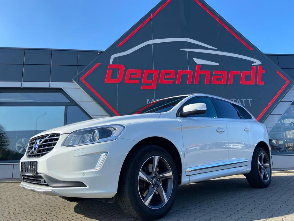 Volvo XC 60 Summum AWD Leder Navi Pano Kamera in Mönchhagen